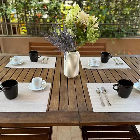 House Garden 44 - 15 Minutes From Vatican Museums بيت للعطل روما